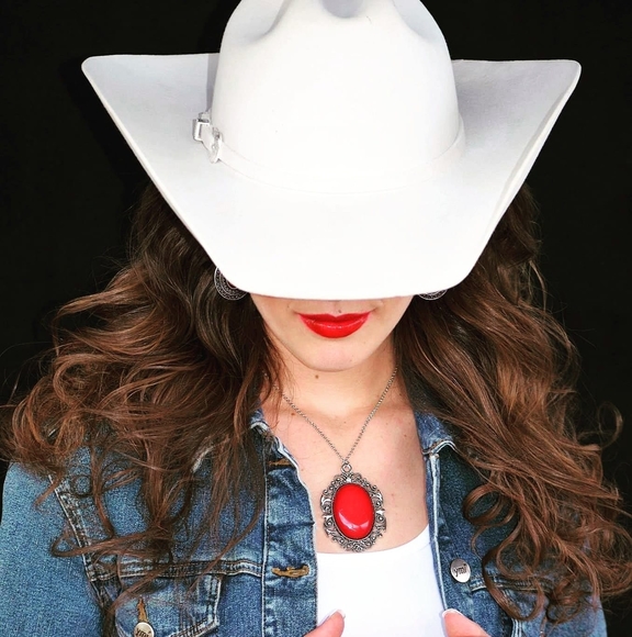 Meet your Posher, Kaevin - Picture 1 of 1